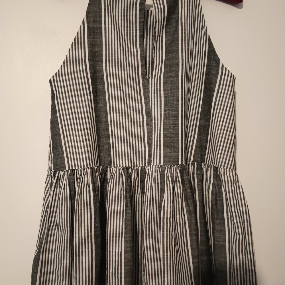 Striped Sleeveless Grey And White Tank Type Top